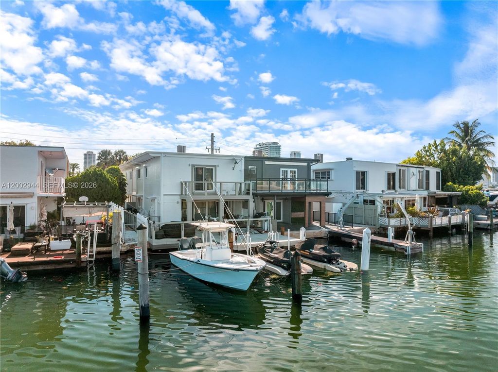 7406 Gary Ave, Miami Beach, FL 33141