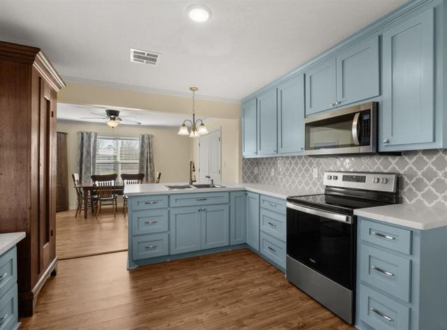 2201 Duke Street, Westlake, LA 70669