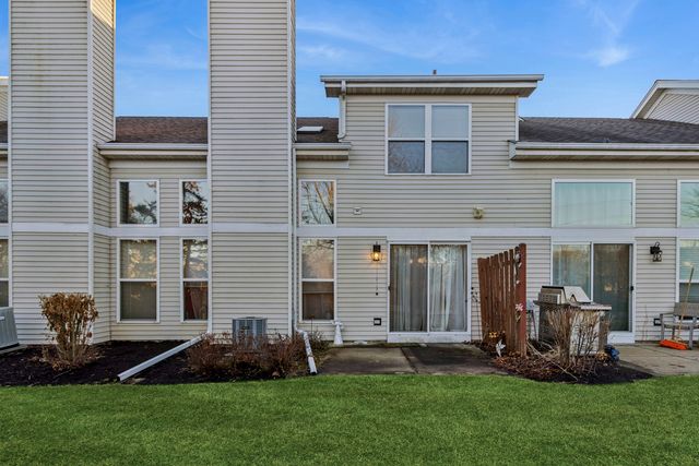 18 Peach Tree Court, Algonquin, IL 60102