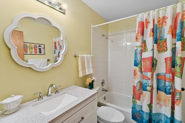 18 Peach Tree Court, Algonquin, IL 60102