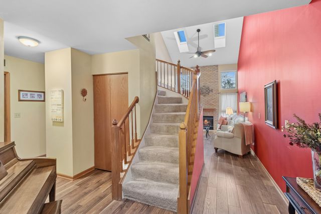 18 Peach Tree Court, Algonquin, IL 60102