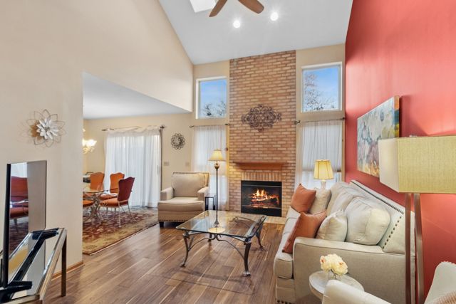 18 Peach Tree Court, Algonquin, IL 60102