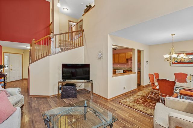 18 Peach Tree Court, Algonquin, IL 60102