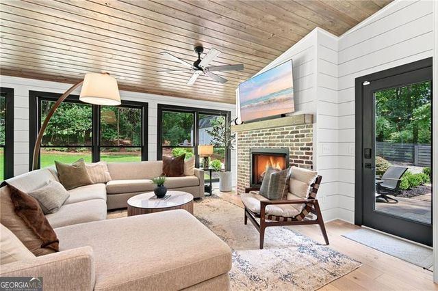 180 Burnett Way, Alpharetta, GA 30009
