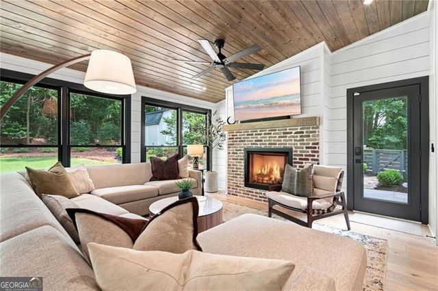 180 Burnett Way, Alpharetta, GA 30009
