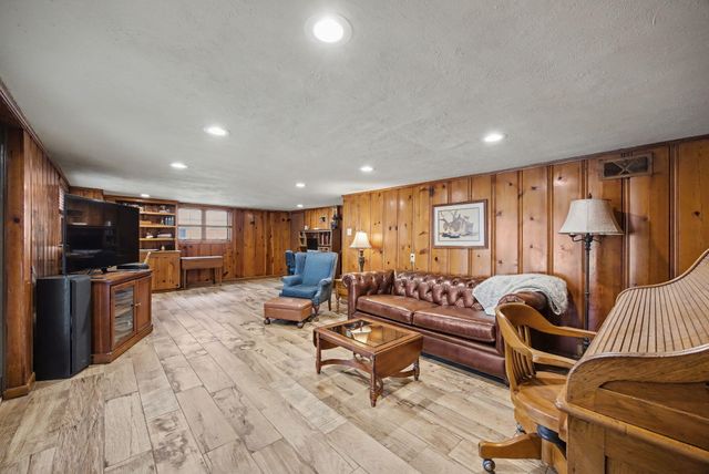 783 Rebecca Drive, Lexington, KY 40502