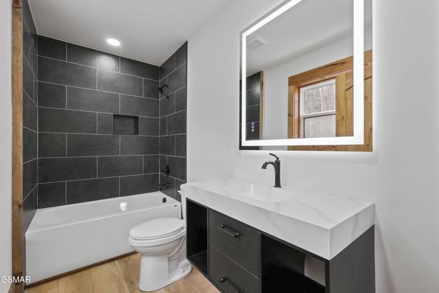 216 Braydens Way, Gatlinburg, TN 37738