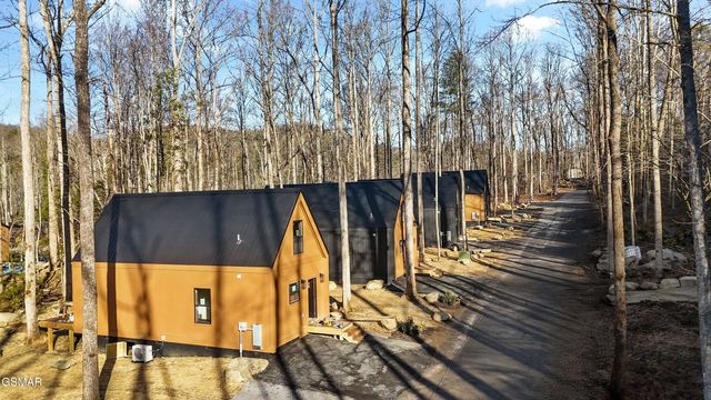 216 Braydens Way, Gatlinburg, TN 37738