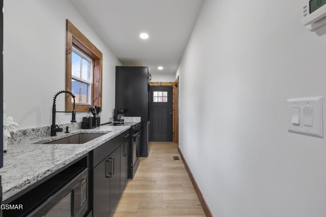 216 Braydens Way, Gatlinburg, TN 37738