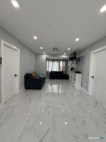 2964 State Street, Hamden, CT 06517