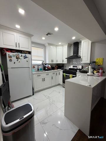 2964 State Street, Hamden, CT 06517