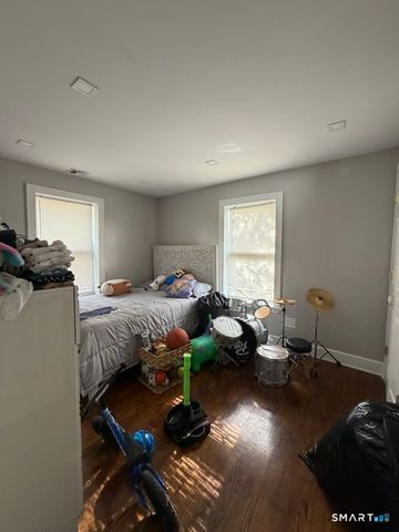 2964 State Street, Hamden, CT 06517