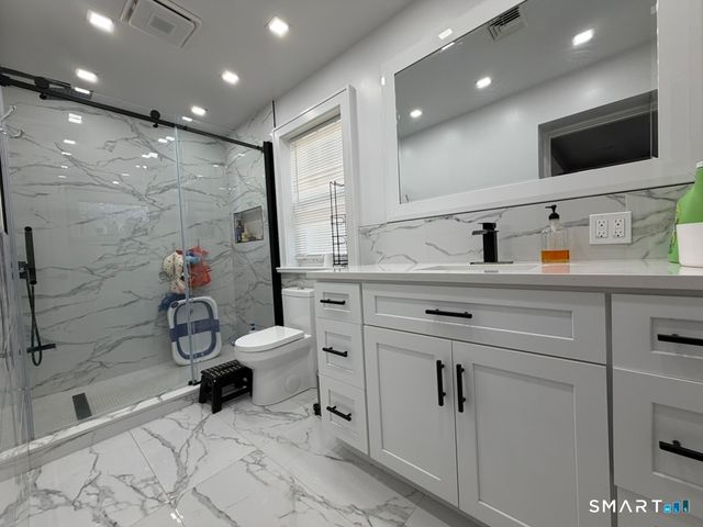 2964 State Street, Hamden, CT 06517