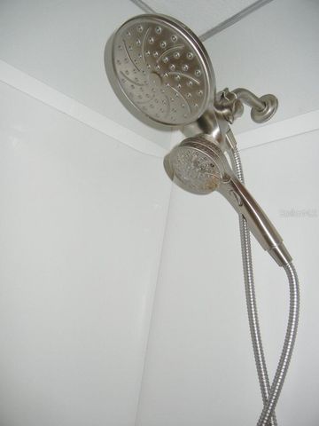 212 RUE DE PONT, Tavares, FL 32778