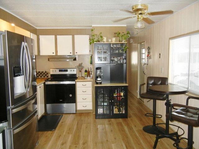 212 RUE DE PONT, Tavares, FL 32778