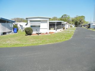 212 RUE DE PONT, Tavares, FL 32778