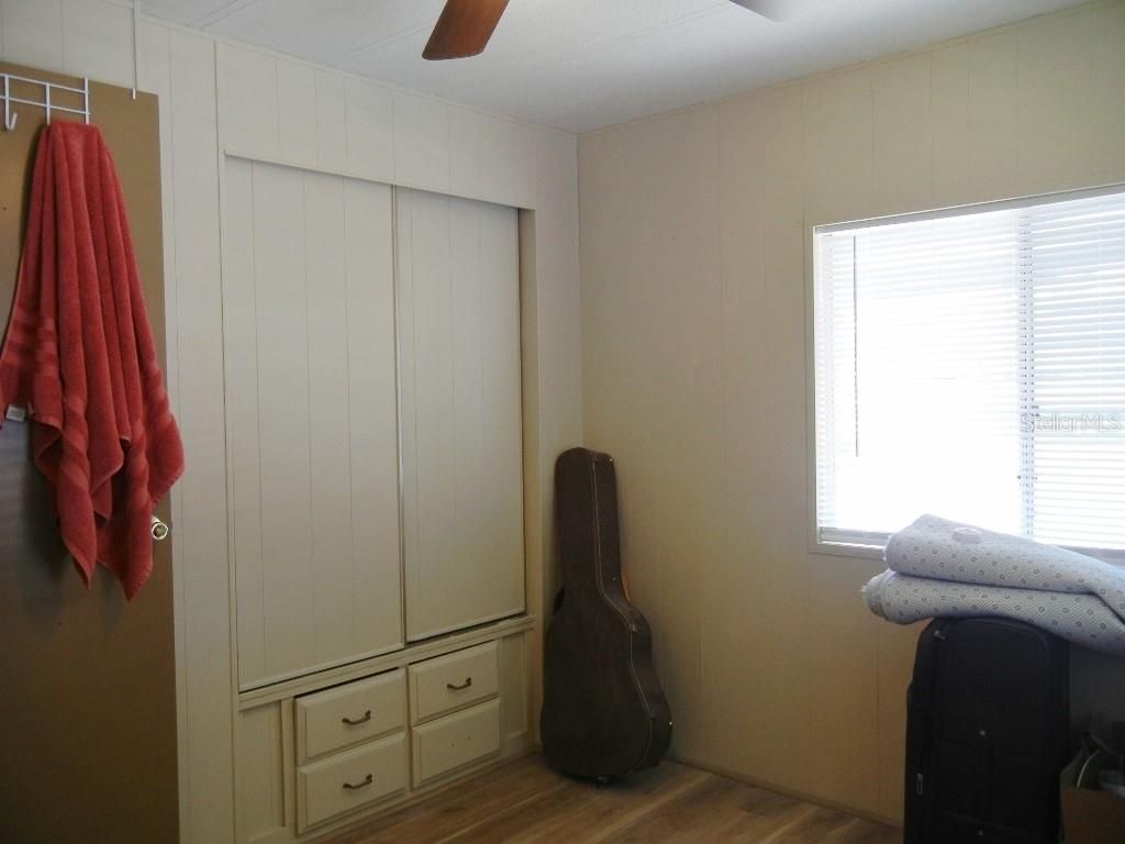 Image 24 of property listing at 212 RUE DE PONT, Tavares, FL 32778