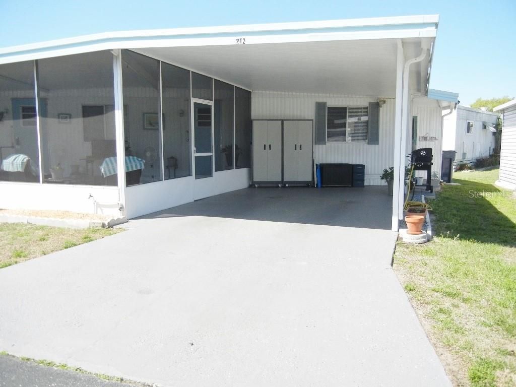 Image 34 of property listing at 212 RUE DE PONT, Tavares, FL 32778