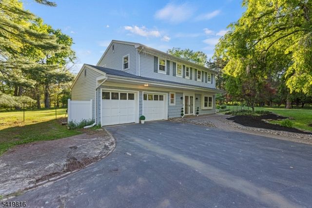 28 Deer Run Dr, Montgomery Twp., NJ 08502