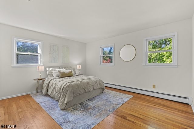 28 Deer Run Dr, Montgomery Twp., NJ 08502