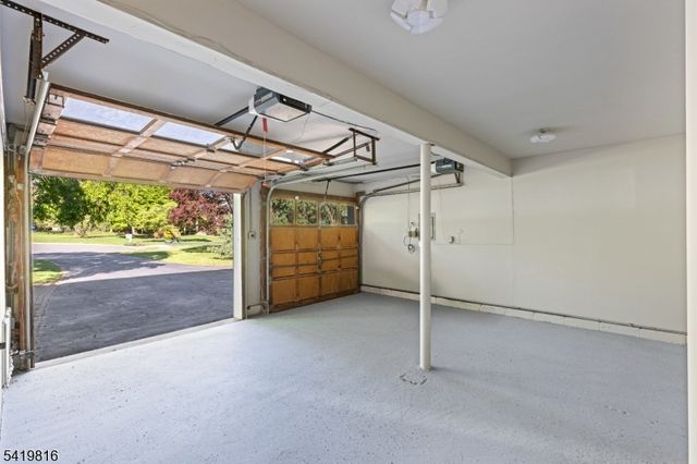 28 Deer Run Dr, Montgomery Twp., NJ 08502