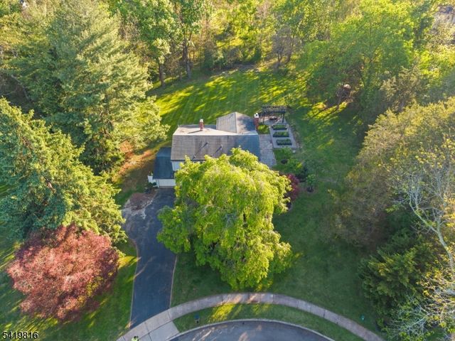 28 Deer Run Dr, Montgomery Twp., NJ 08502