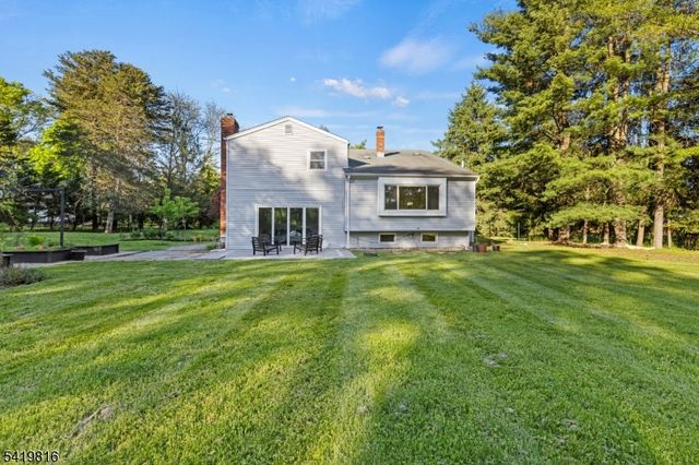 28 Deer Run Dr, Montgomery Twp., NJ 08502