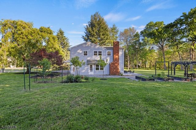 28 Deer Run Dr, Montgomery Twp., NJ 08502
