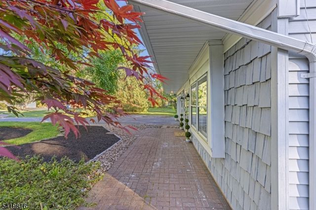 28 Deer Run Dr, Montgomery Twp., NJ 08502