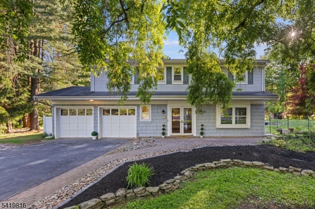 28 Deer Run Dr, Montgomery Twp., NJ 08502