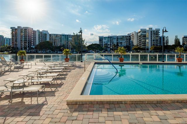 3001 S Ocean Drive 727, Hollywood, FL 33019