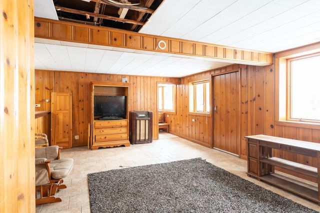 6617 N Shore Trail N, Forest Lake, MN 55025