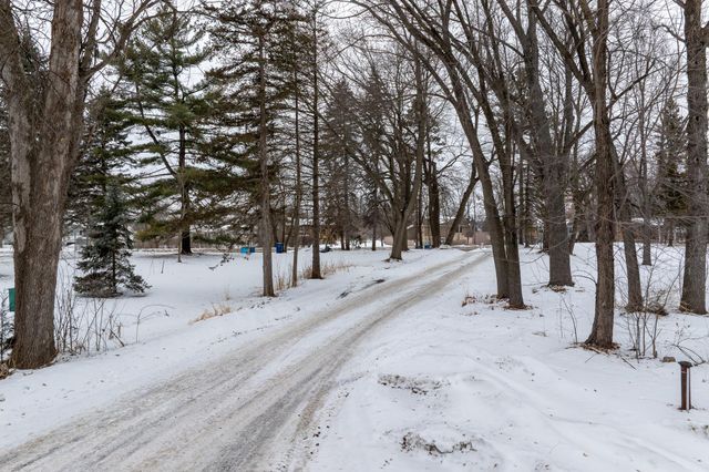 6617 N Shore Trail N, Forest Lake, MN 55025