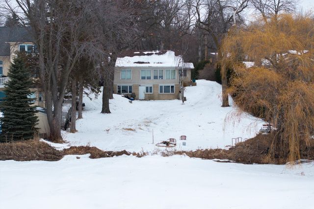 6617 N Shore Trail N, Forest Lake, MN 55025