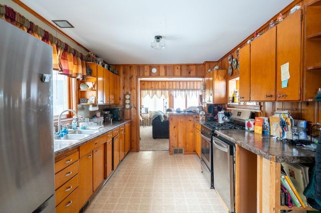 6617 N Shore Trail N, Forest Lake, MN 55025