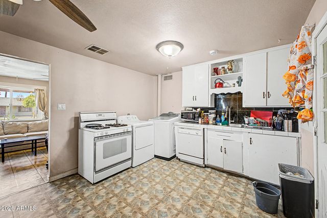 2922 W FILLMORE Street, Phoenix, AZ 85009