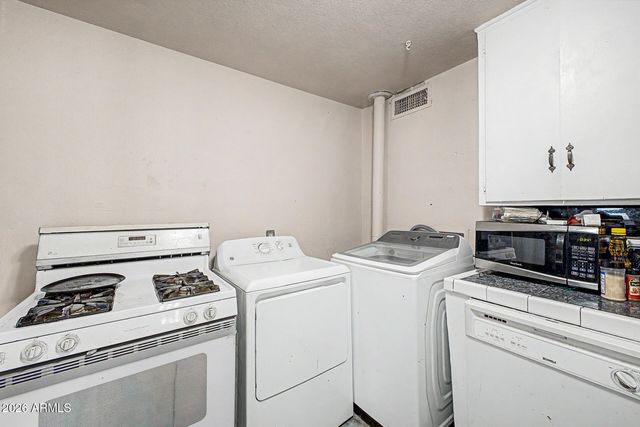 2922 W FILLMORE Street, Phoenix, AZ 85009