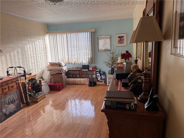 2106 Kanawha Boulevard E 312, Charleston, WV 25311