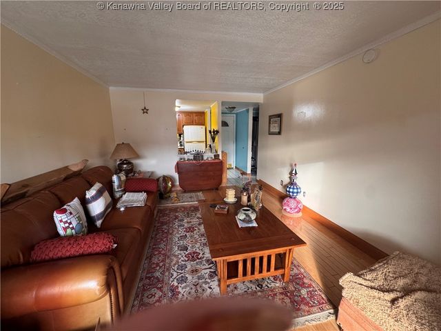 2106 Kanawha Boulevard E 312, Charleston, WV 25311