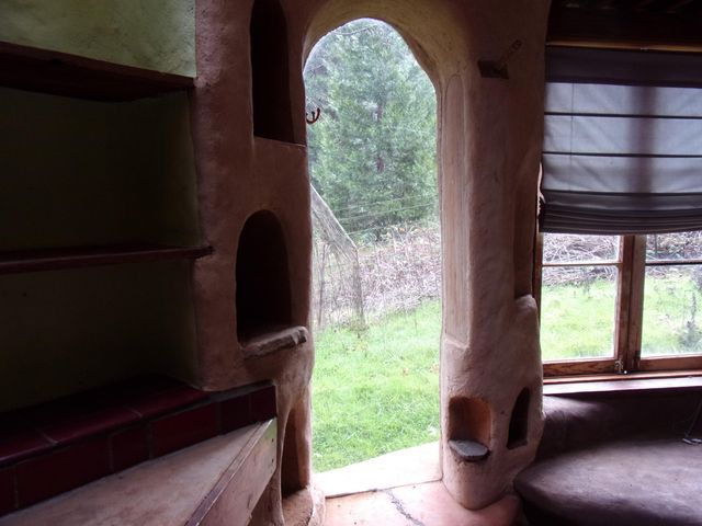 206 Lower Wolf Creek Road, Wolf Creek, OR 97497