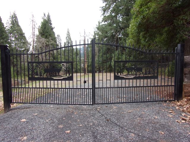 206 Lower Wolf Creek Road, Wolf Creek, OR 97497