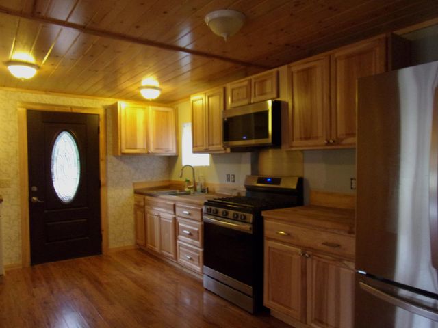 206 Lower Wolf Creek Road, Wolf Creek, OR 97497