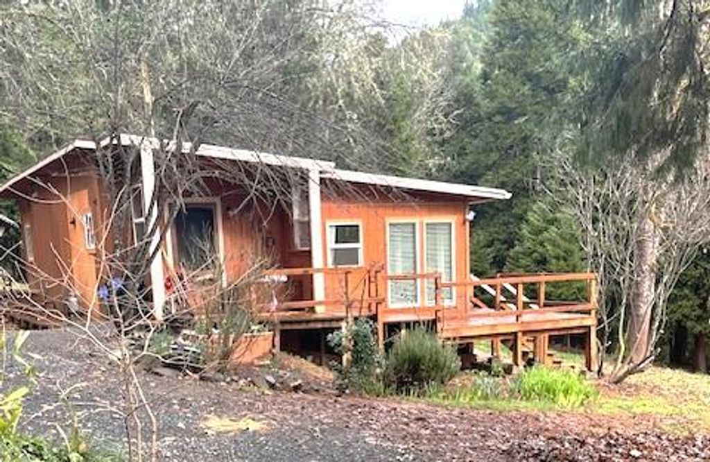 206 Lower Wolf Creek Road, Wolf Creek, OR 97497