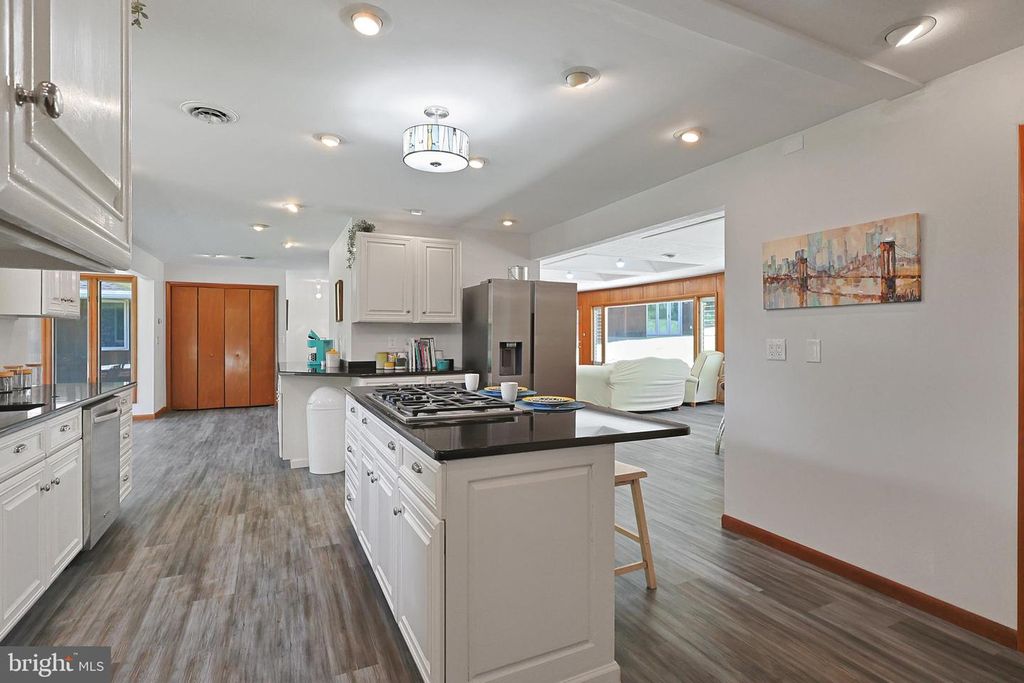 Image 11 of property listing at 12421 HENRY DR SW, Lavale, MD 21502