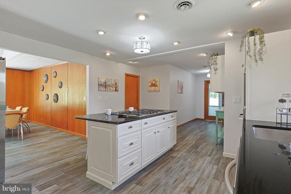 Image 13 of property listing at 12421 HENRY DR SW, Lavale, MD 21502