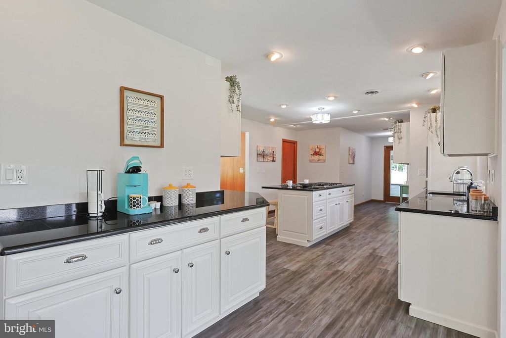 Image 14 of property listing at 12421 HENRY DR SW, Lavale, MD 21502