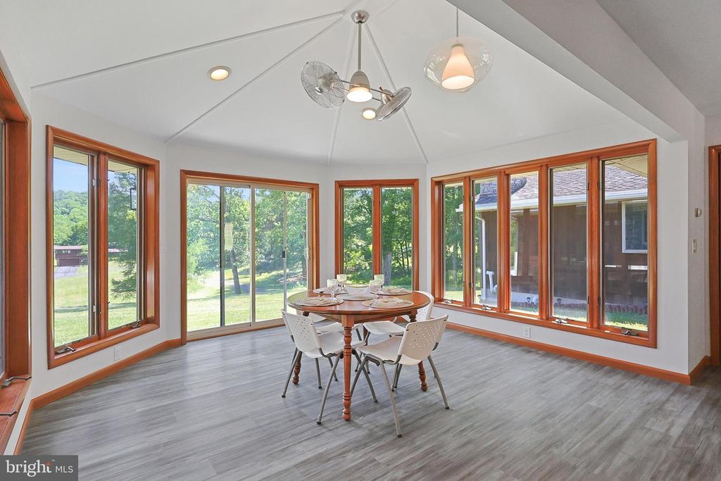 Image 15 of property listing at 12421 HENRY DR SW, Lavale, MD 21502