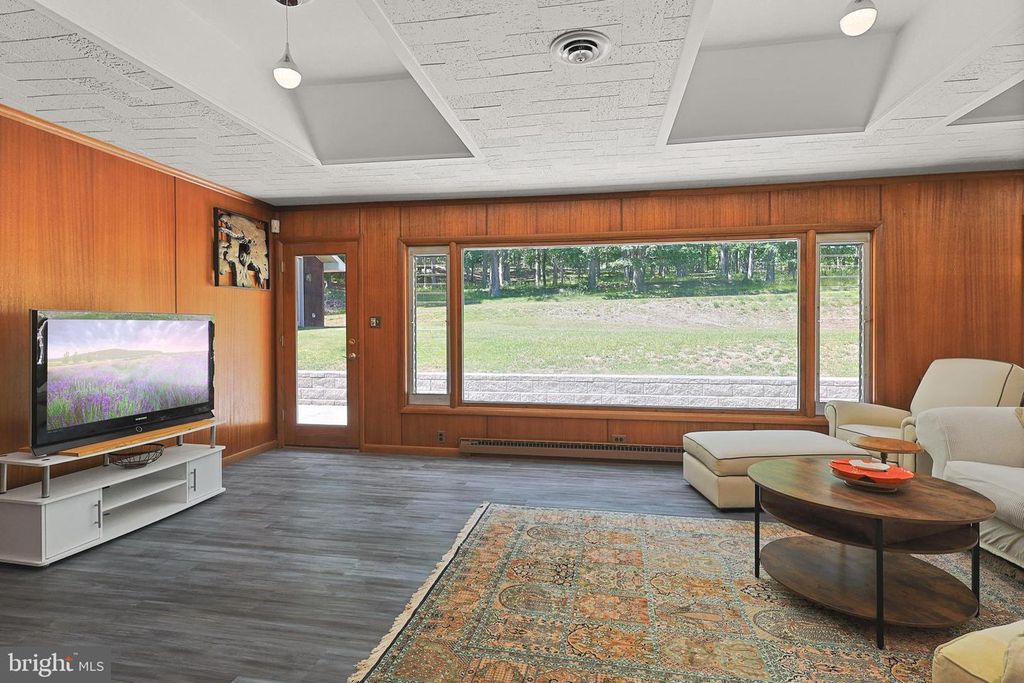 Image 22 of property listing at 12421 HENRY DR SW, Lavale, MD 21502