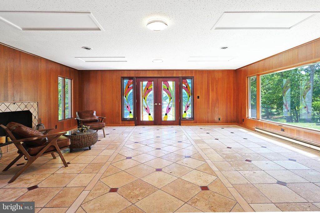 Image 3 of property listing at 12421 HENRY DR SW, Lavale, MD 21502