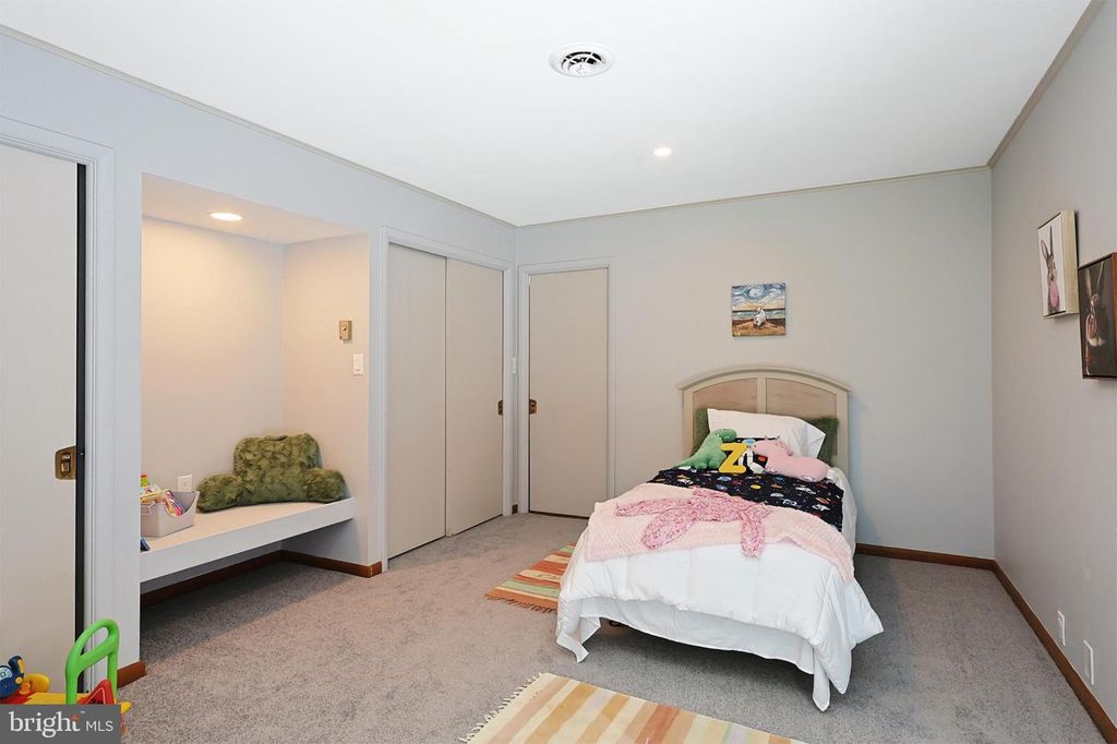 Image 40 of property listing at 12421 HENRY DR SW, Lavale, MD 21502